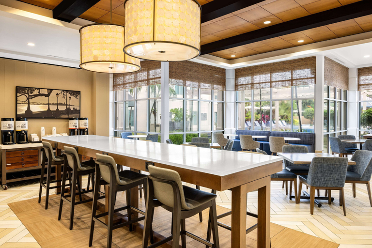 Food & Drinks 5, Hampton Inn & Suites San Juan