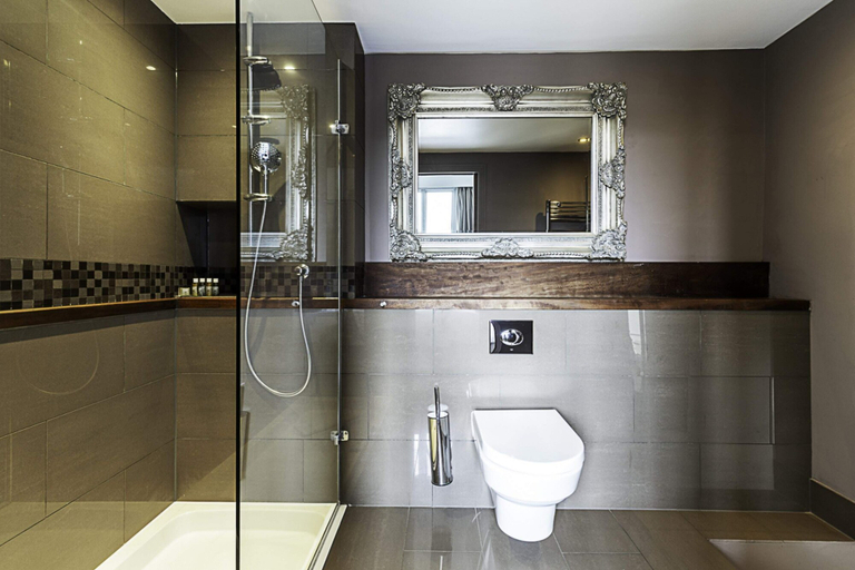 Bathroom 3, Woodlawn Manor House, London
