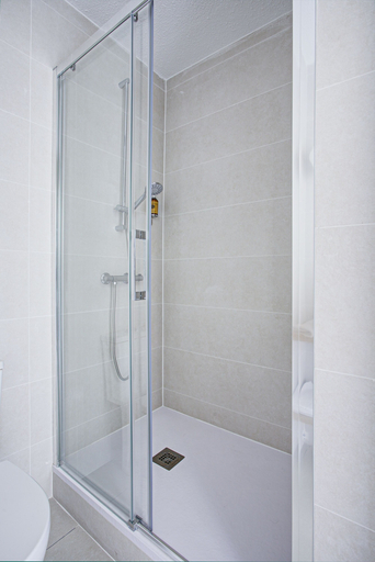 Bathroom 4, Hotel Centre Plage, Pyrénées-Orientales