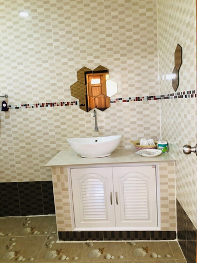Bathroom 3, Vang Vieng Romantic Mountain View Resort, Vangvieng