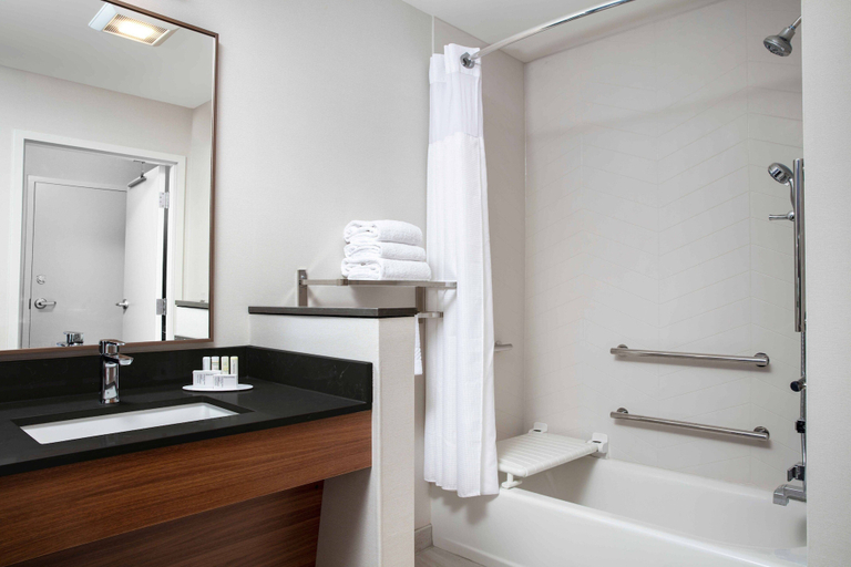 Bathroom 4, Fairfield Inn & Suites by Marriott Lewisburg, Union