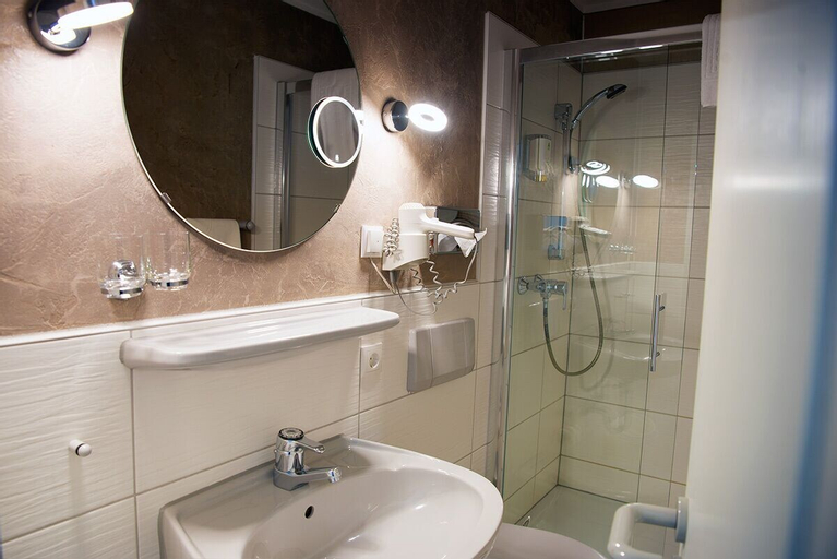 Bathroom 9