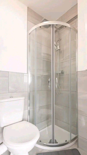 Bathroom, Beautiful 1-bed Studio in Burnley, Lancashire
