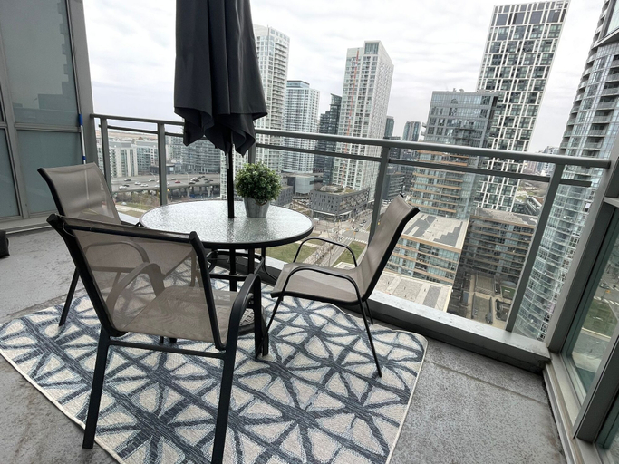 Others 5, Waterfront Dream Suites, Toronto