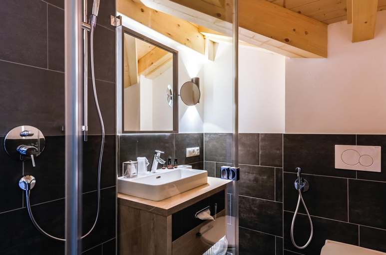 Bathroom 4