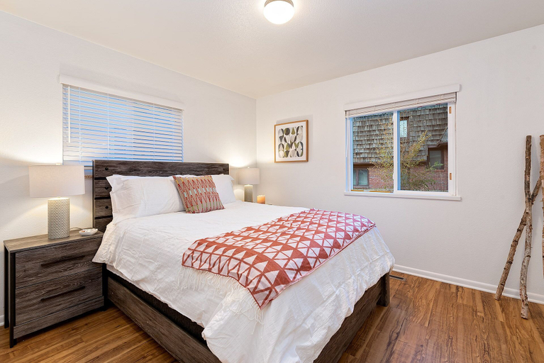 Bedroom 3, Stylish Getaway W/ Designer Touches - Free Bikes, Larimer