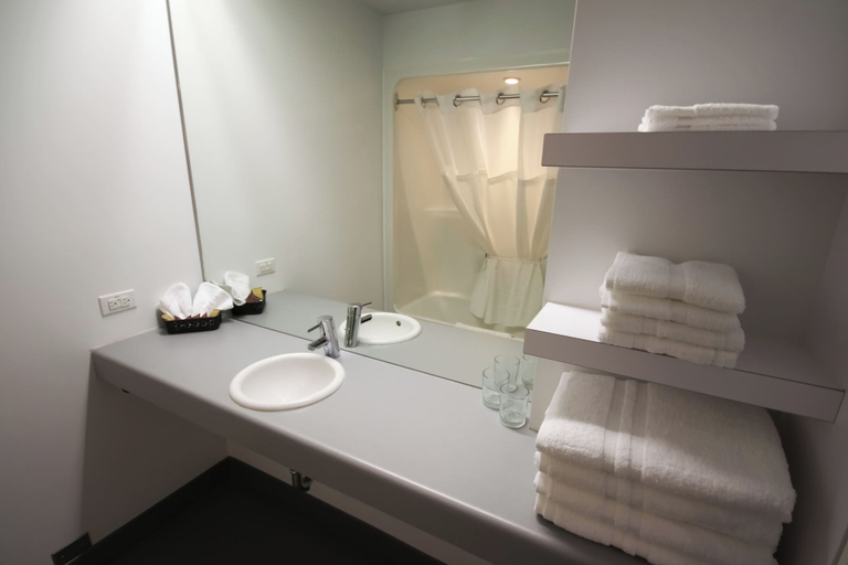 Bathroom 4, Barker Suites Southport, Division No. 9