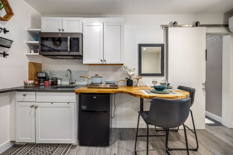 Others 5, The Fox Den in Old Town! Pool, Sauna & Game Room, Larimer