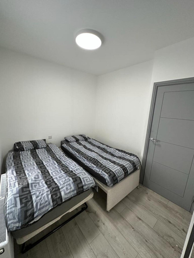 Bedroom 2, Second Av Flat 4, Hendon London, London