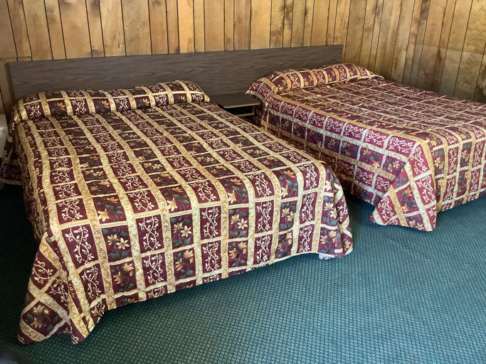 Bedroom 2, Wildflower Inn & RV Park, Dewitt