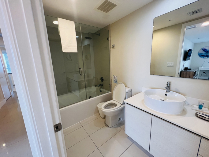 Bathroom 5, Beachwalk Resort, Broward