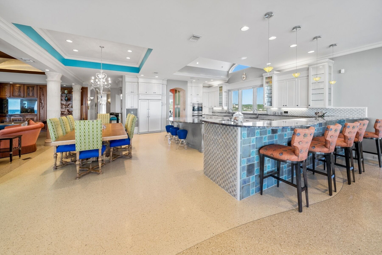 Food & Drinks 5, Beach Castle 7 Bedroom Home by RedAwning, Walton