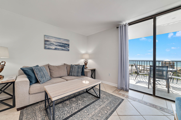1br/1ba Sleeps 4 Near Beach w/ Breathtaking Ocean Views, Baldwin