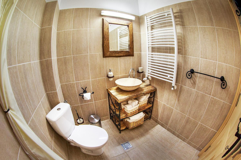 Bathroom, Bio Valeputna, Pojorata