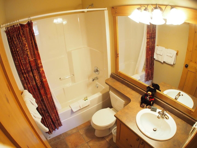 Bathroom 5, Crystal Forest #72 By Bear Country, Thompson-Nicola