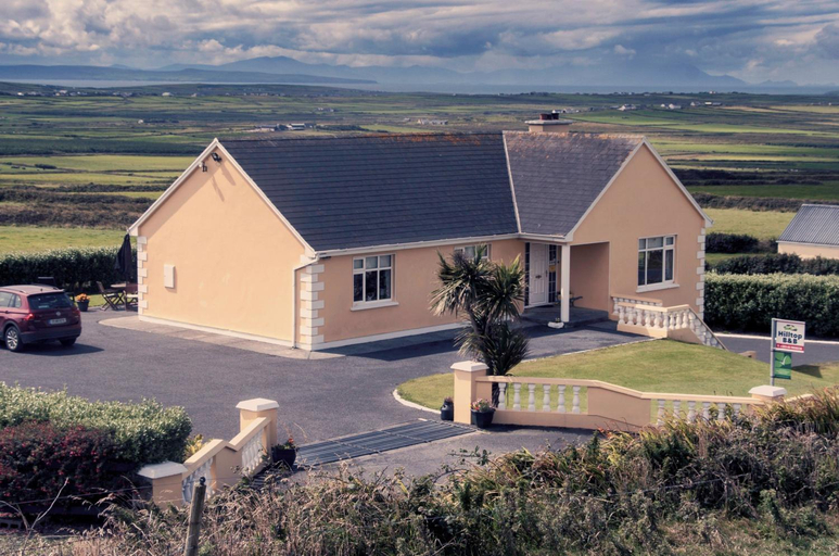 Others 5, Hilltop B & B