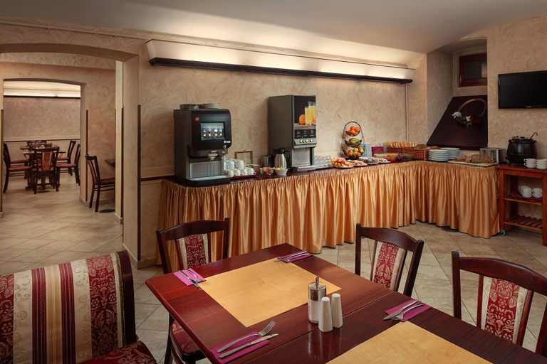 Food & Drinks 5, Amigo City Centre Hotel, Praha 2