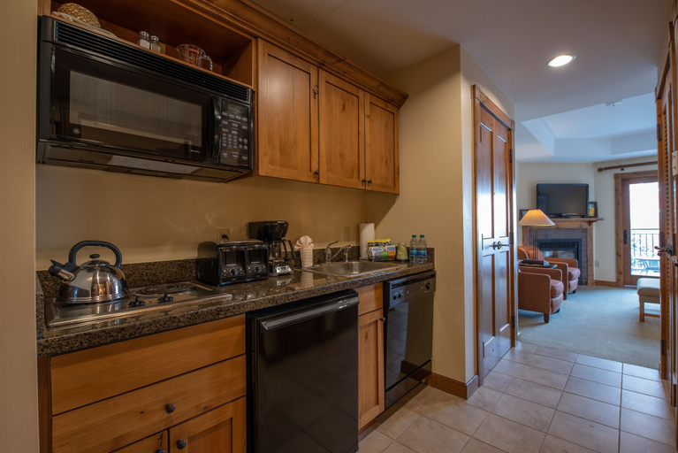 Private kitchen 2, Slopeside Studio Unit With Kitchenette Studio Bedroom Condo - No Cleaning Fee! by RedAwning, Gunnison