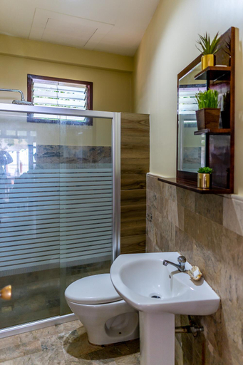 Bathroom, Casa dela Playa (House by the Beach), Dipolog City