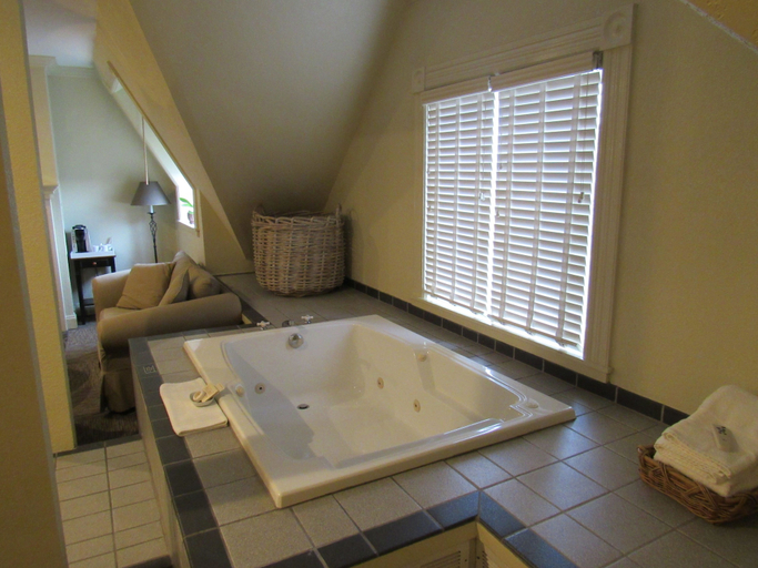 Bathroom 4, Carter House Inns, Humboldt