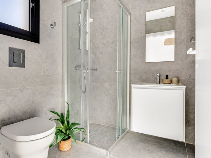 Bathroom 4, Sanders Crystal 1 - Delightful 2-bdr Apt With Shared Pool