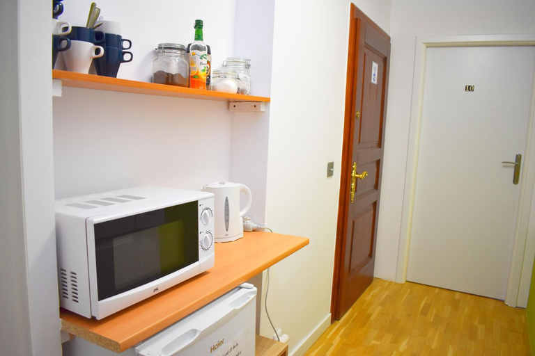 Others 3, City Central Hostel - Pokoje prywatne, Środa Śląska