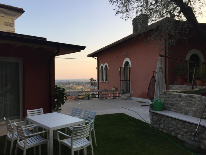 Others 5, Villa Rossa, Verona