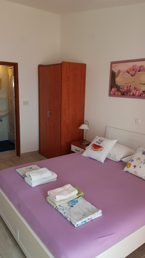 Bedroom 2, Bocin Rosso Apartments, Hvar
