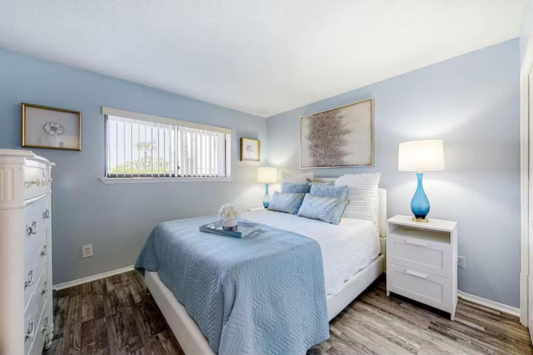 Bedroom 3, Nautical Watch E-3, Bay