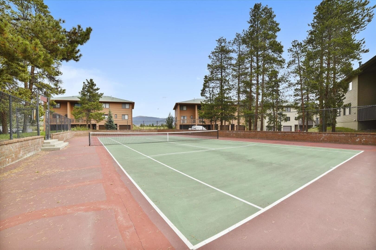 Sport court, Lagoon 736d 2 Bedroom Townhouse by RedAwning, Summit