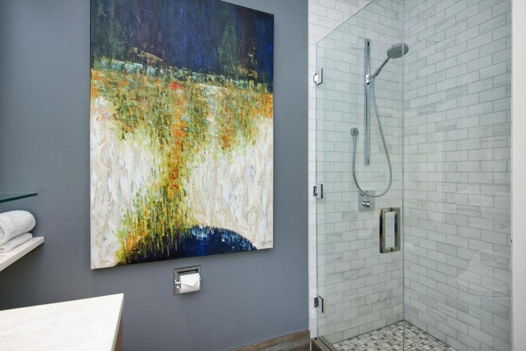 Bathroom 4, Independence Square 212, Studio with Beautiful Finishes. A+ Location in Downtown Aspen, Pitkin