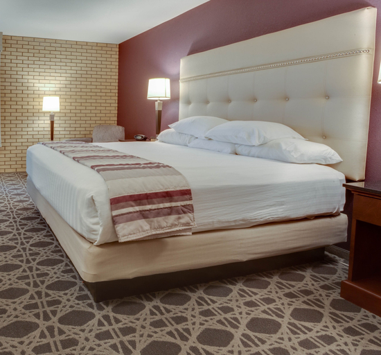 Bedroom 2, Drury Inn & Suites Hayti Caruthersville, Pemiscot