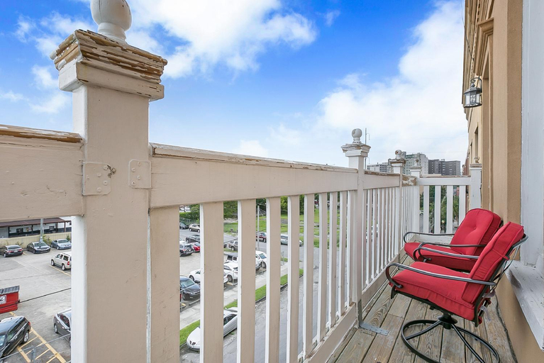 Others 5, Modern 4BR Penthouse in Downtown by Hosteeva, Orleans