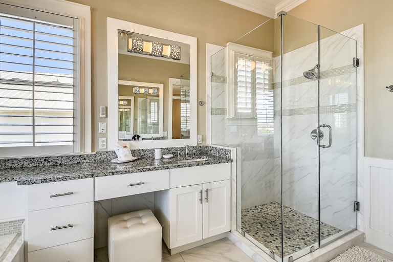 Bathroom 4, Paradise Pointe - Gorgeous 4 BR home with pool by RedAwning, Okaloosa