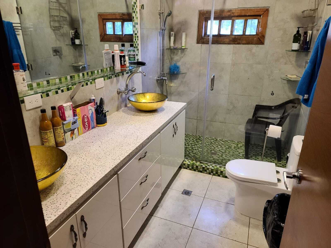 Bathroom 2, Vida Feliz Resort, Nabón