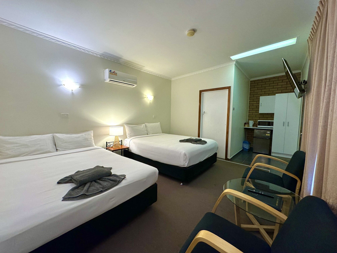 Bedroom 4, MOTEL ST ARNAUD, N. Grampians - St Arnaud