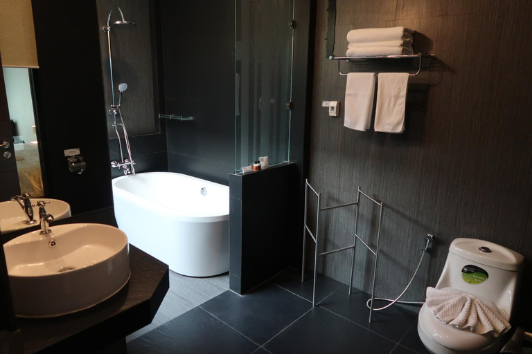 Bathroom 1, Paklop Resort, Muang Lop Buri