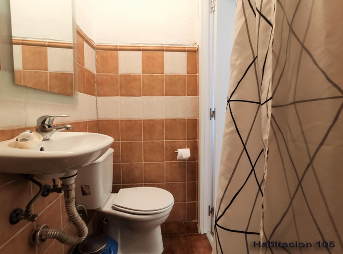 Bathroom 3, El Portazgo Restaurante Hostal La Cisterniga, Valladolid