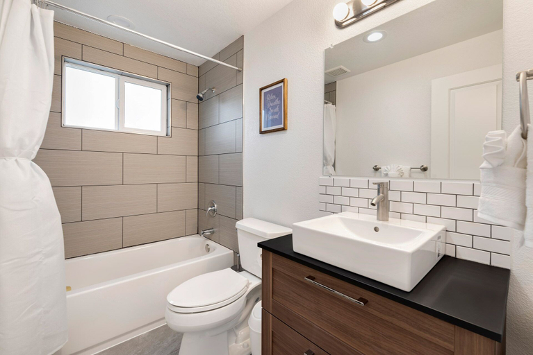 Bathroom 4, Comfortable Home | Close to Rocky Mtn Natl Park, Larimer