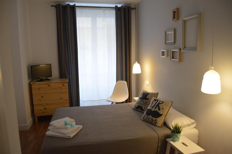Bedroom 2, Hotel Smile & Co Hostal Boutique, Alicante