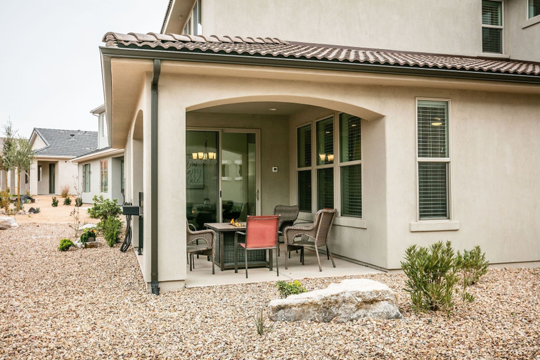 Exterior & Views 2, Fun in the Sun Retreat by RedAwning, Washington