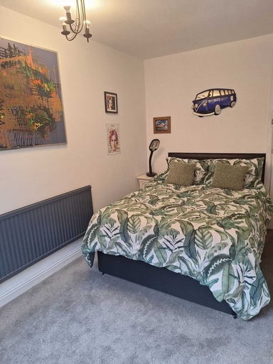 Bedroom 3, The Toothless Mog, Calderdale