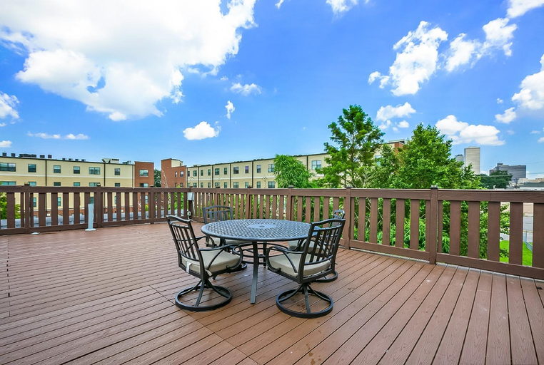 Others 3, Modern 4BR Penthouse in Downtown by Hosteeva, Orleans