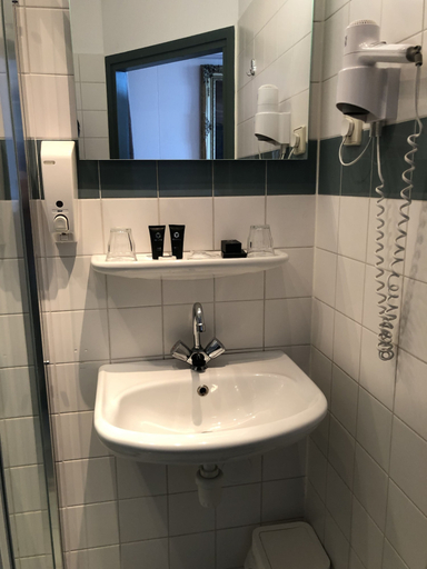 Bathroom 4, Hotel Zee en Duin, Katwijk