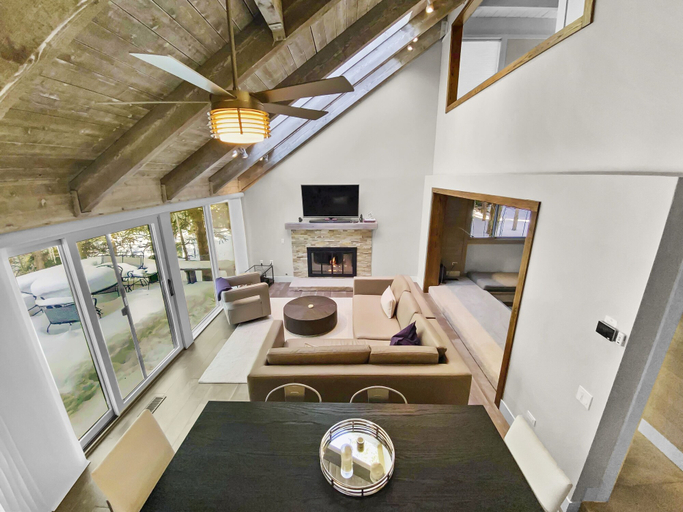 Interior 3, Mill Run 17 2 Bedroom Townhouse by RedAwning, Summit