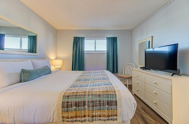 Room 3, 0705 Palms That Sway by Atlantic Towers, New Hanover