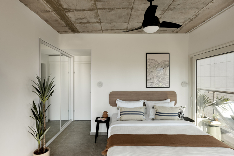 Bedroom 4, Mr. Rothschild by TLV2GO