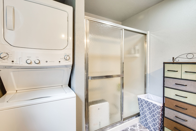 Bathroom 4, Cozy North Bend Getaway Near Dunes + Ocean!, Coos