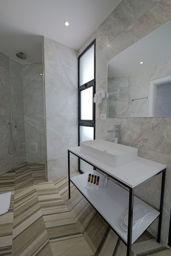 Bathroom 4, Sea & Sand Hotel, Vlorës