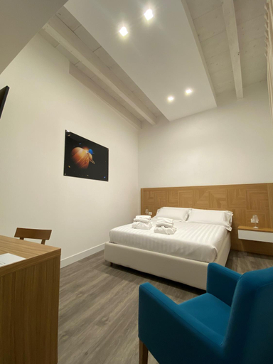 Others 4, Star Suite, Taranto